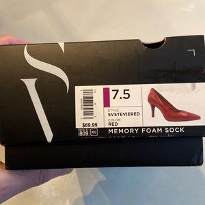 Simply Vera women’s red high heel shoes. New in box never worn.